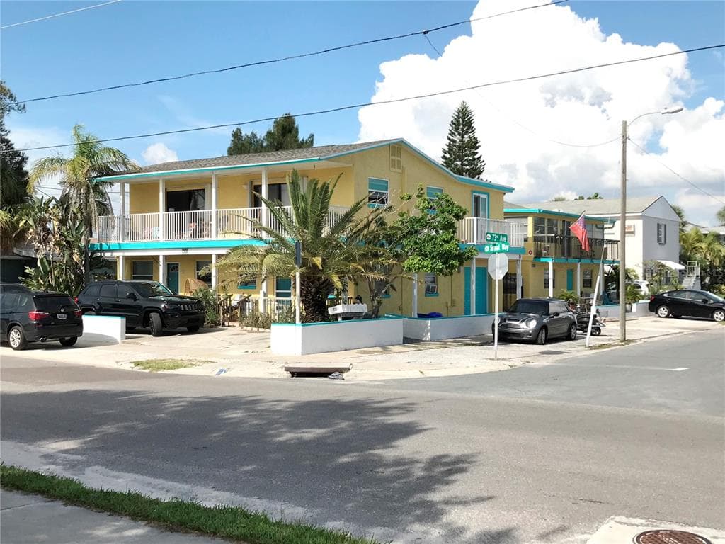 7301 SUNSET WAY UNIT 3 ST PETE BEACH, FL 33706
