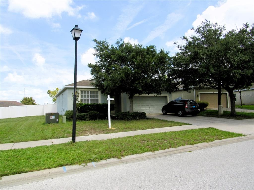 8649 SOUTHERN CHARM CIRCLE BROOKSVILLE, FL 34613
