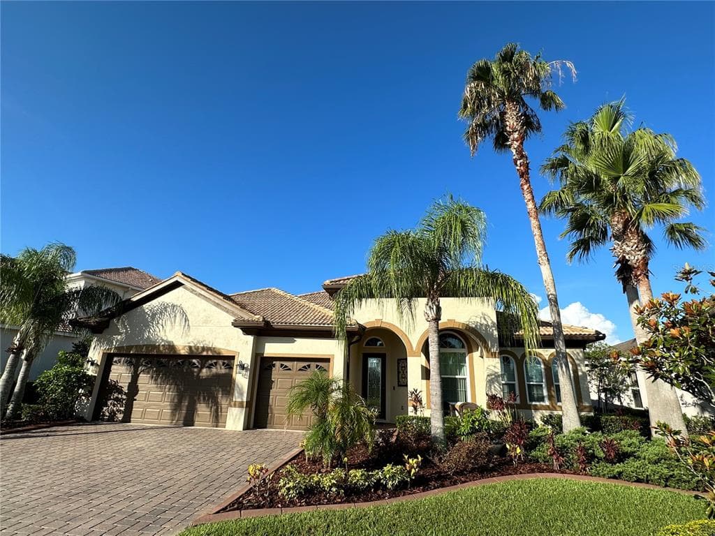 10513 MARTINIQUE ISLE DR