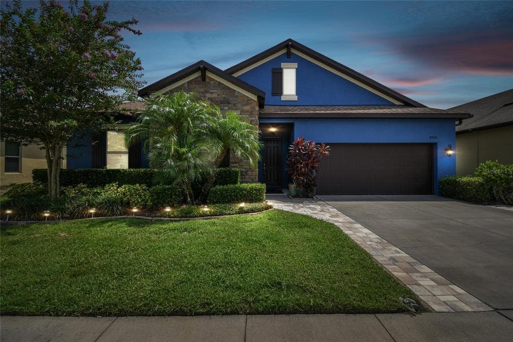 4936 BUTLER NATIONAL DRIVE WESLEY CHAPEL, FL 33543