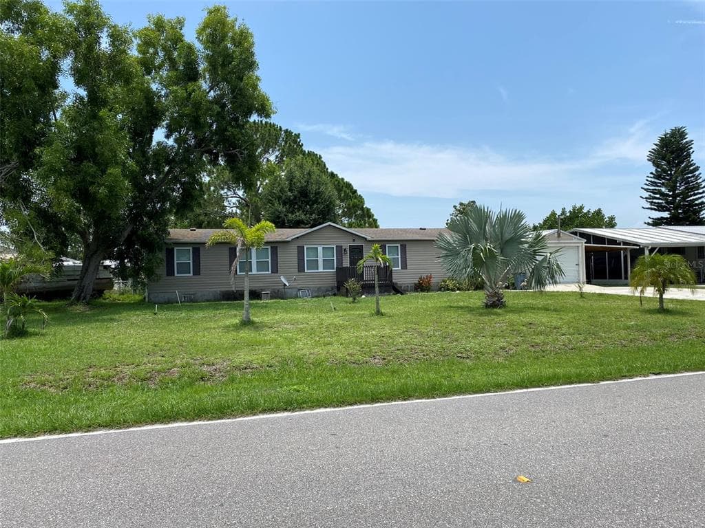 2758 SE 18TH TERRACE OKEECHOBEE, FL 34974