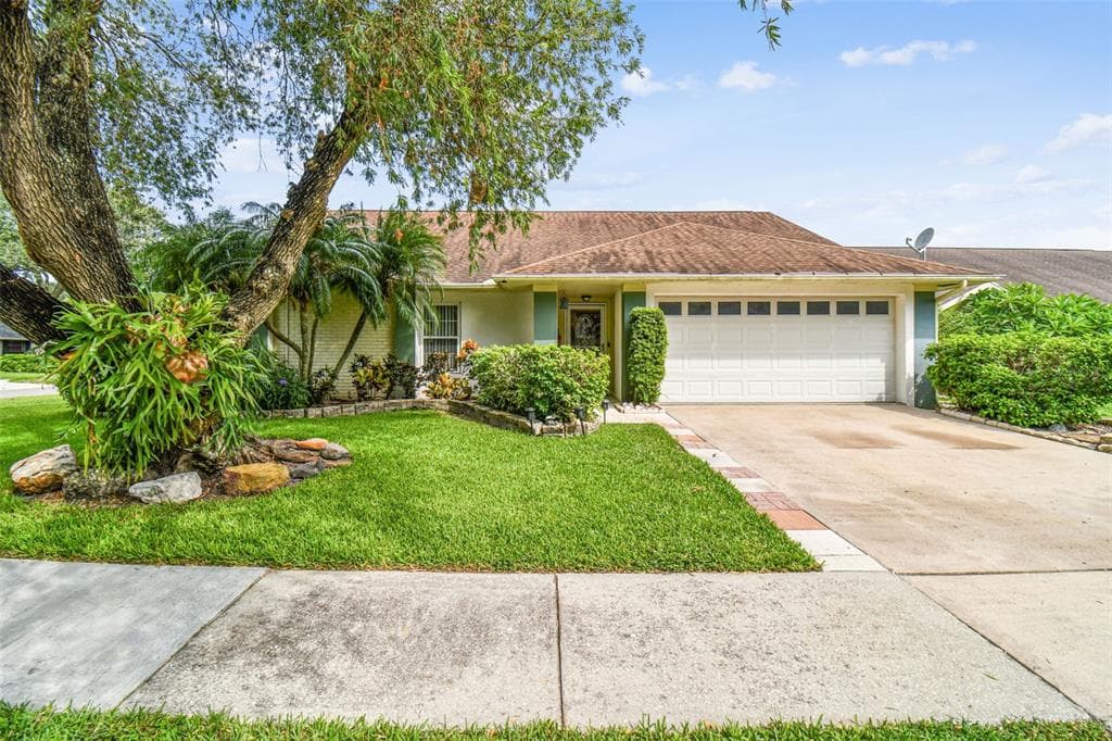 1913 FIRETHORN COURT BRANDON, FL 33511