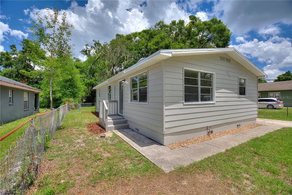1043 NEVILLE AVENUE LAKELAND, FL 33805