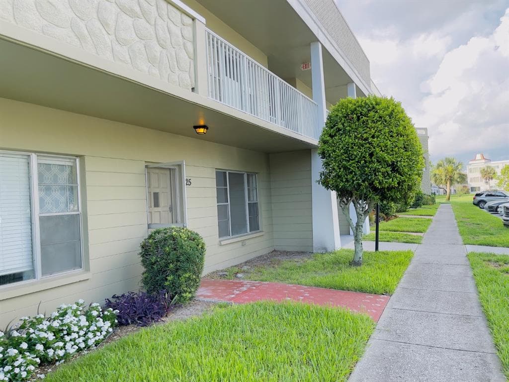 2391 SUMATRAN WAY UNIT 25