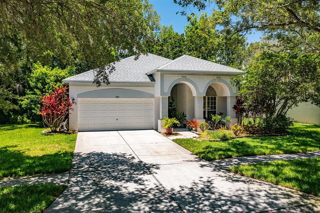 11917 DERBYSHIRE DRIVE TAMPA, FL 33626