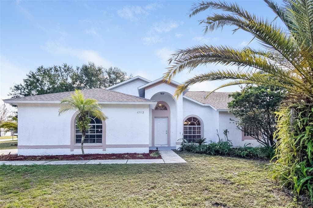 4502 NETHERWOOD DRIVE TAMPA, FL 33624