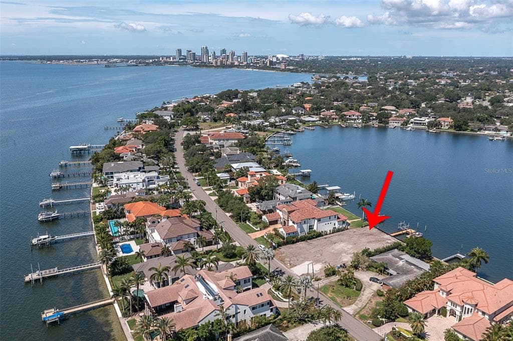 1900 BRIGHTWATERS BOULEVARD NE ST PETERSBURG, FL 33704