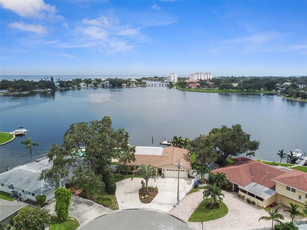 3901 14TH WAY NE ST PETERSBURG, FL 33703