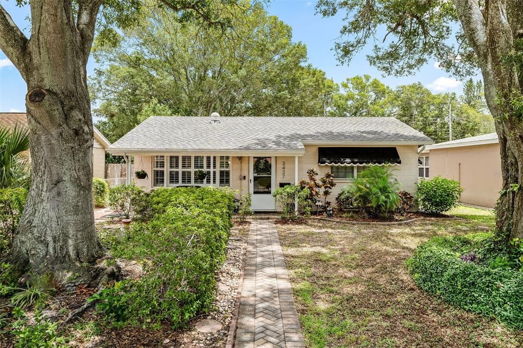 3437 KINGSTON STREET N ST PETERSBURG, FL 33713