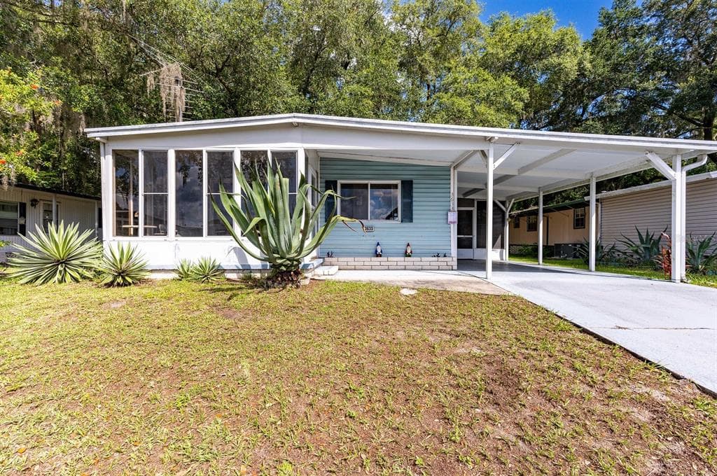 3633 MULLER DRIVE ZEPHYRHILLS, FL 33540