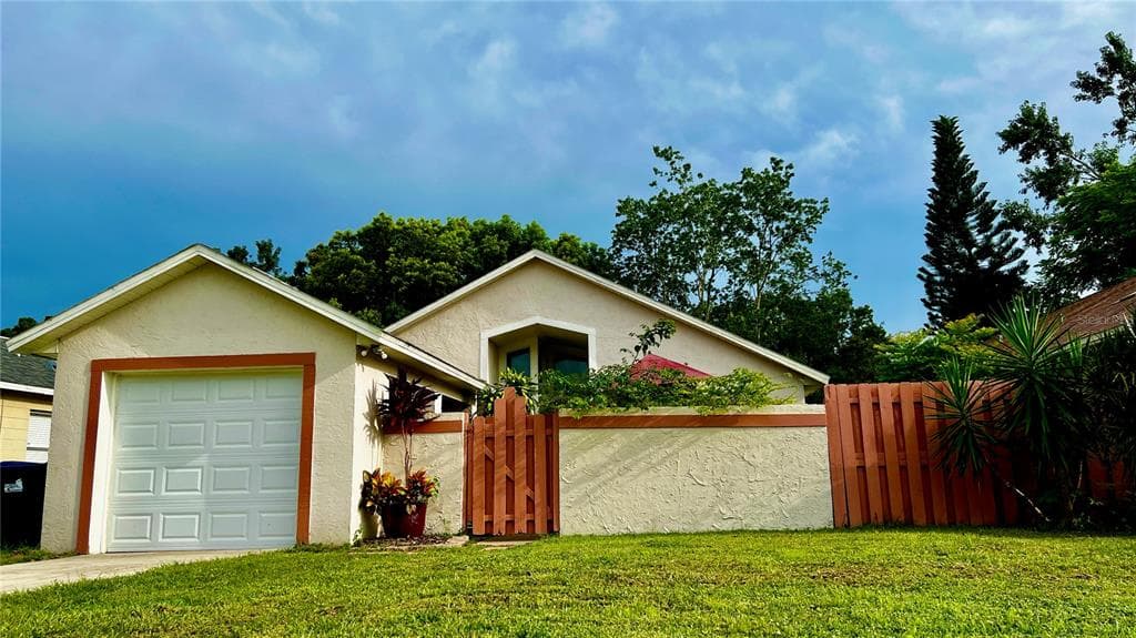 9814 PINEY POINT CIRCLE ORLANDO, FL 32825