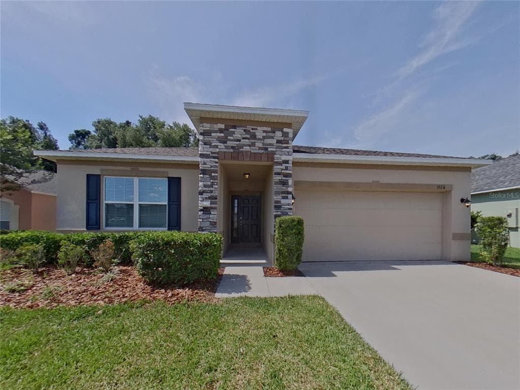 1526 STERNS DRIVE LEESBURG, FL 34748