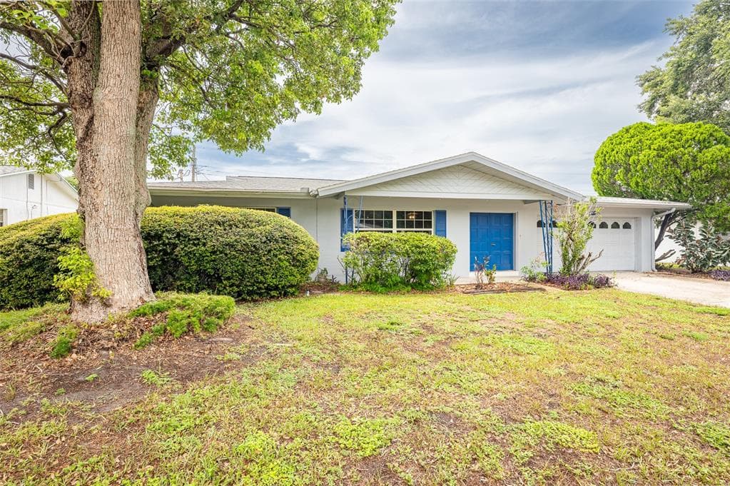 100 PINEWOOD AVENUE