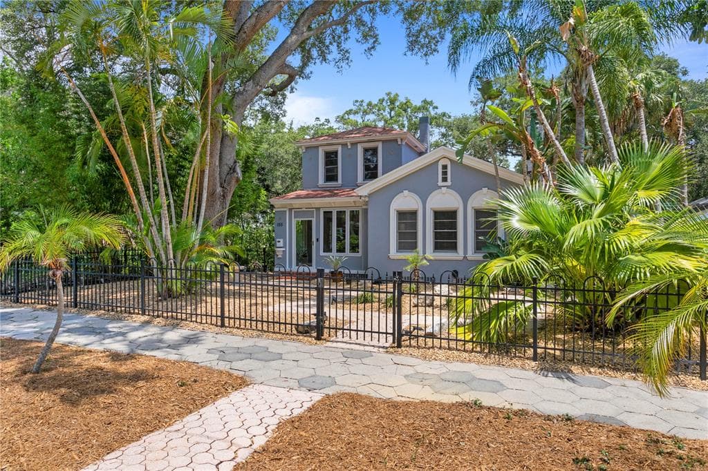 155 25TH AVENUE N ST PETERSBURG, FL 33704