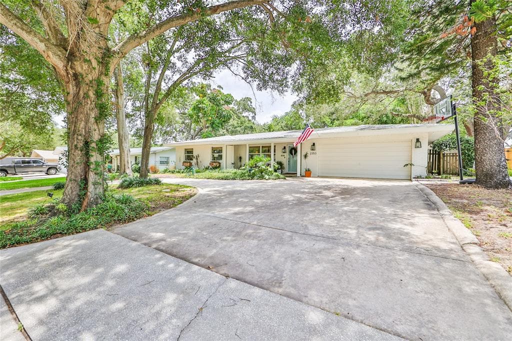 2353 DORA DRIVE