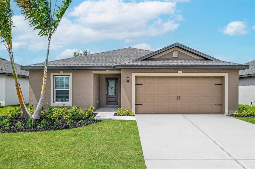 12831 DEL LAGO DRIVE ASTATULA, FL 34705