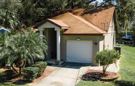 39912 GRAYS AIRPORT ROAD LADY LAKE, FL 32159