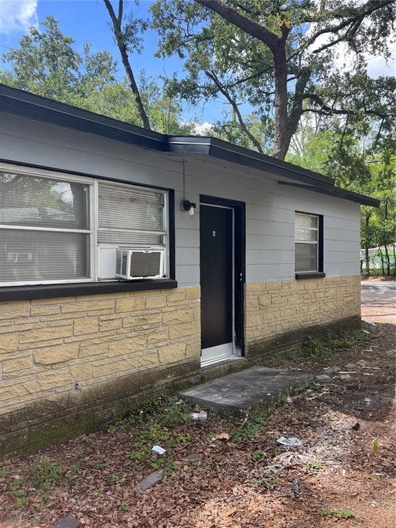 1601 MARKS TAMPA, FL 33604