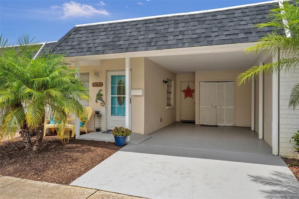 206 SKY LOCH DRIVE E DUNEDIN, FL 34698