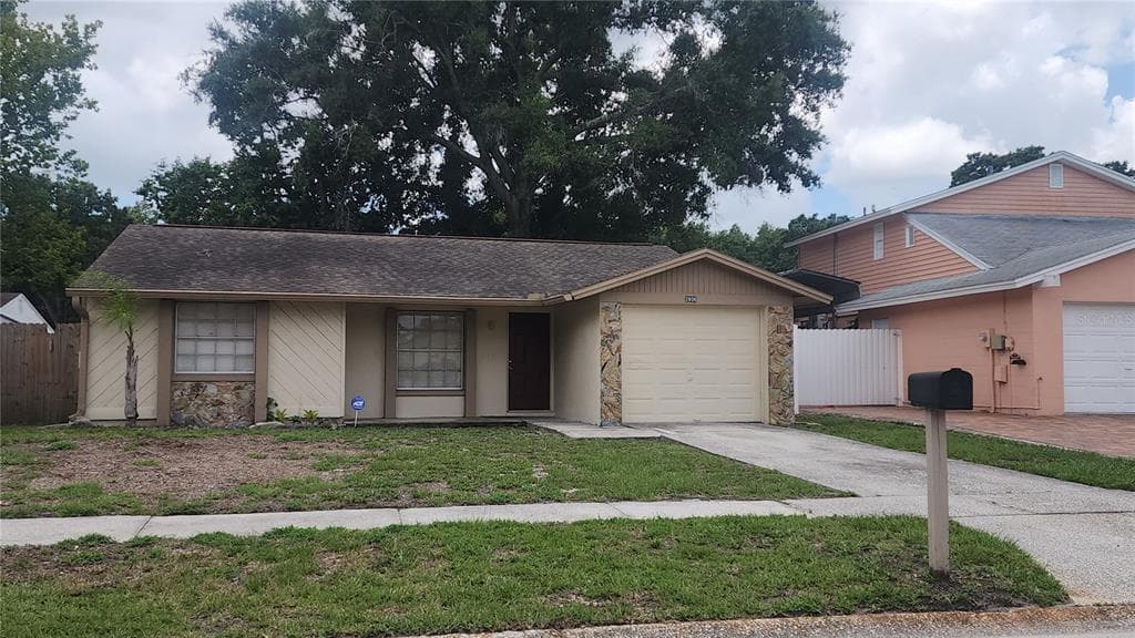 2806 BURR OAK DRIVE TAMPA, FL 33618