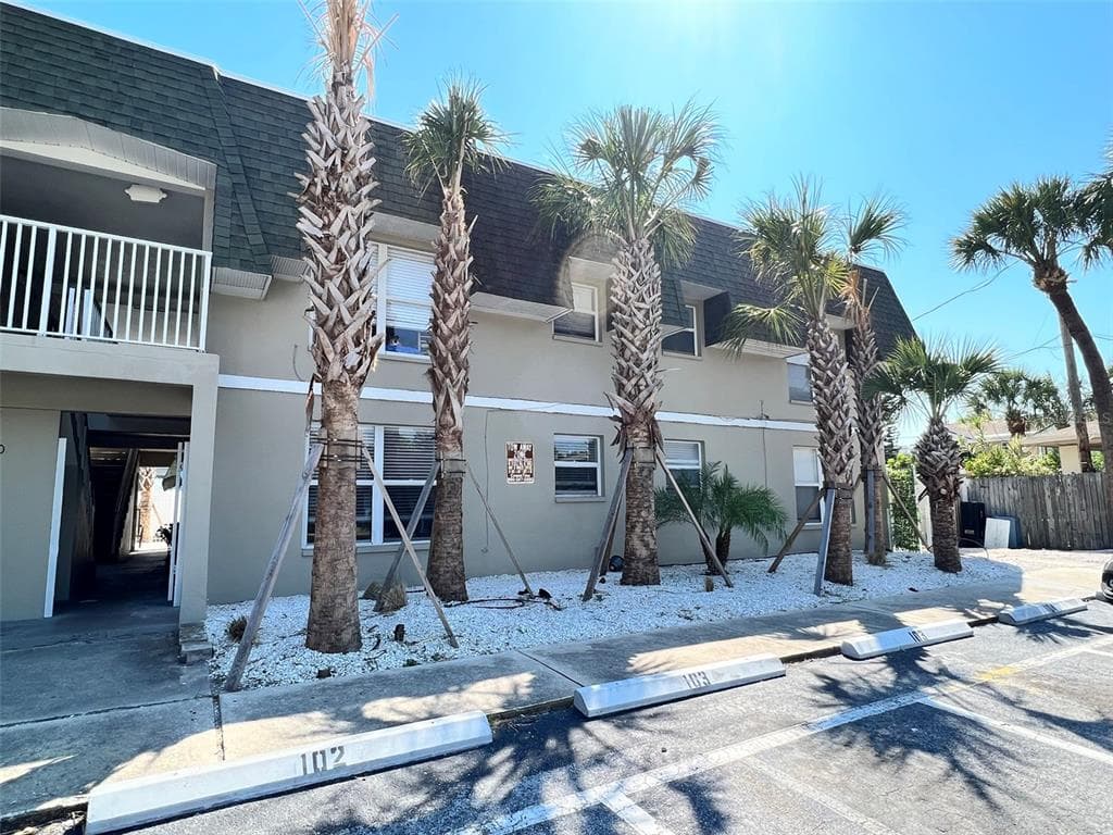 14120 PALM STREET UNIT 204 MADEIRA BEACH, FL 33708