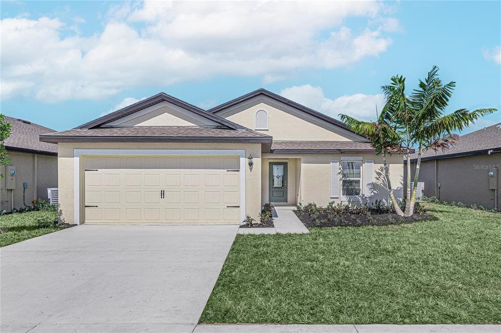 12827 DEL LAGO DRIVE ASTATULA, FL 34705