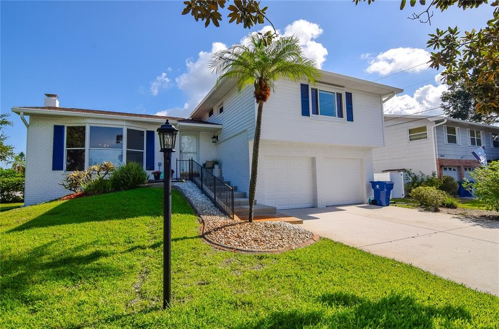 13595 MONALEE AVENUE SEMINOLE, FL 33776