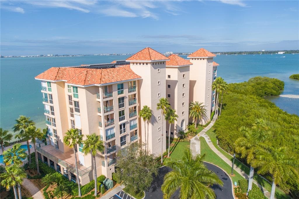 4850 OSPREY DRIVE S UNIT 203 ST PETERSBURG, FL 33711