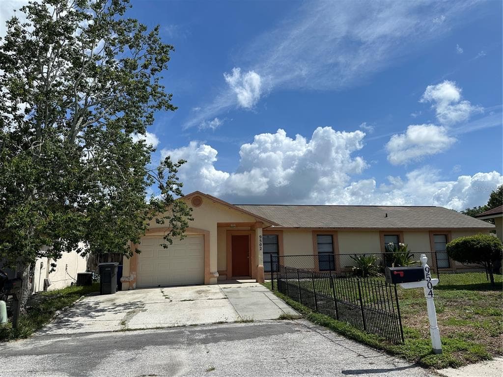 9502 DRAKEMILL COURT TAMPA, FL 33615
