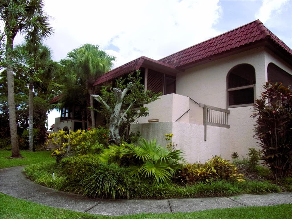 1009 S BAYSHORE BOULEVARD UNIT 207 SAFETY HARBOR, FL 34695