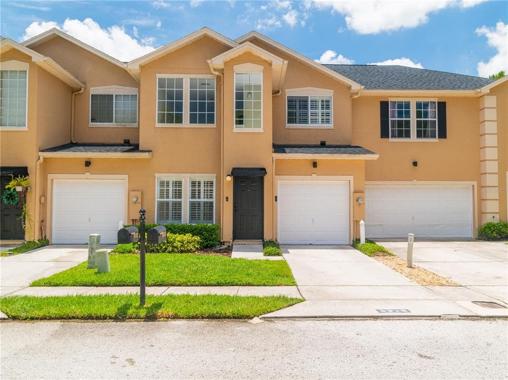 6219 ASHBURY PALMS DRIVE TAMPA, FL 33647