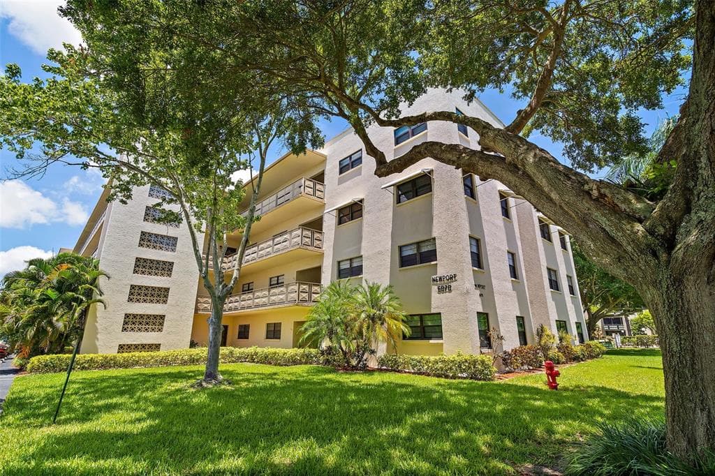 6070 80TH STREET N UNIT 103 ST PETERSBURG, FL 33709