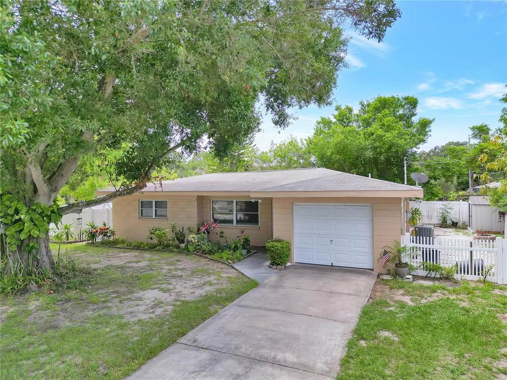 11452 114TH AVENUE LARGO, FL 33778