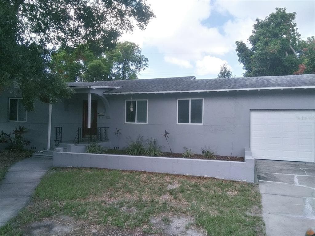 545 37TH STREET S ST PETERSBURG, FL 33711
