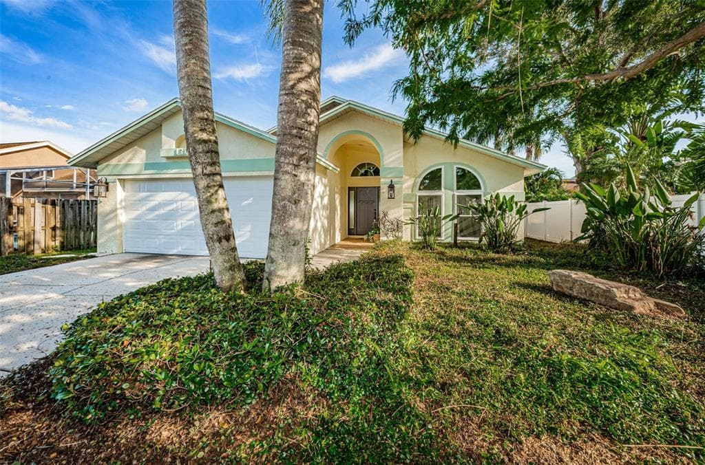 1305 WOODCREST AVENUE SAFETY HARBOR, FL 34695