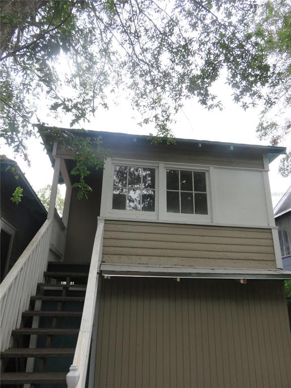 609 6TH AVENUE N UNIT B ST PETERSBURG, FL 33701