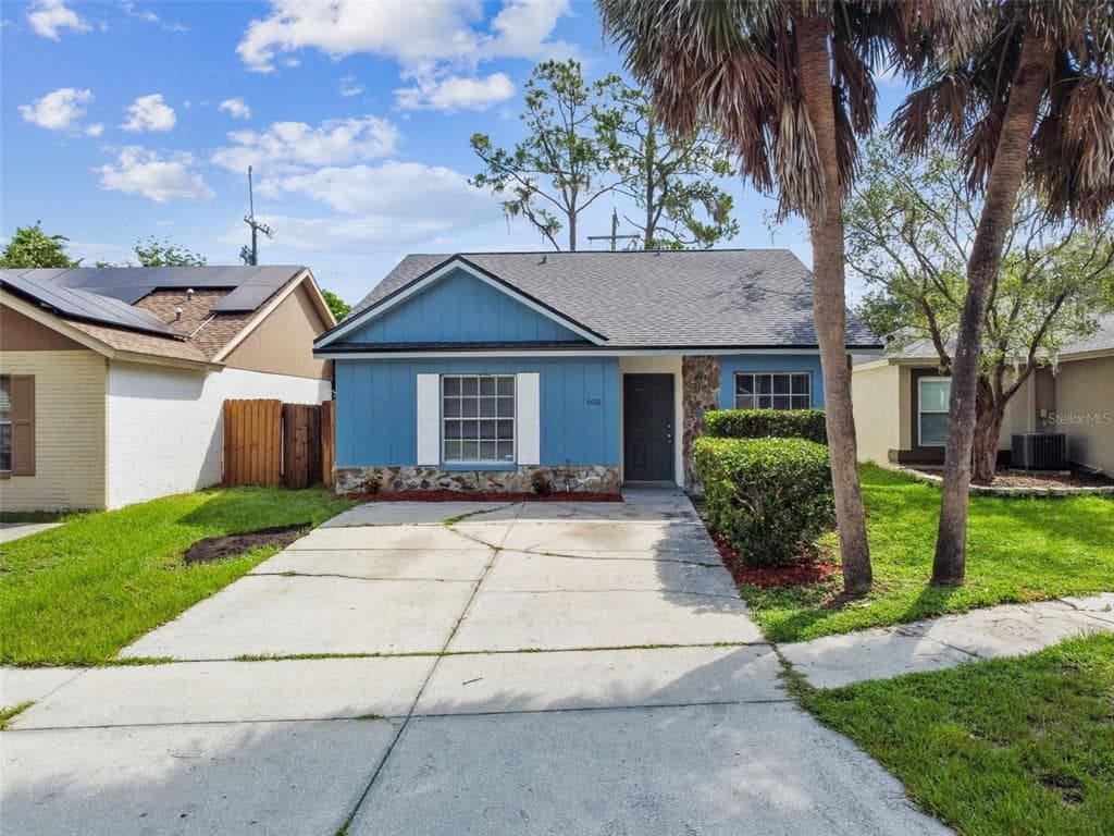 4618 S COUNTRY HILLS COURT PLANT CITY, FL 33566