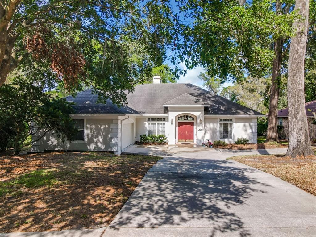 2054 SAWGRASS DRIVE APOPKA, FL 32712