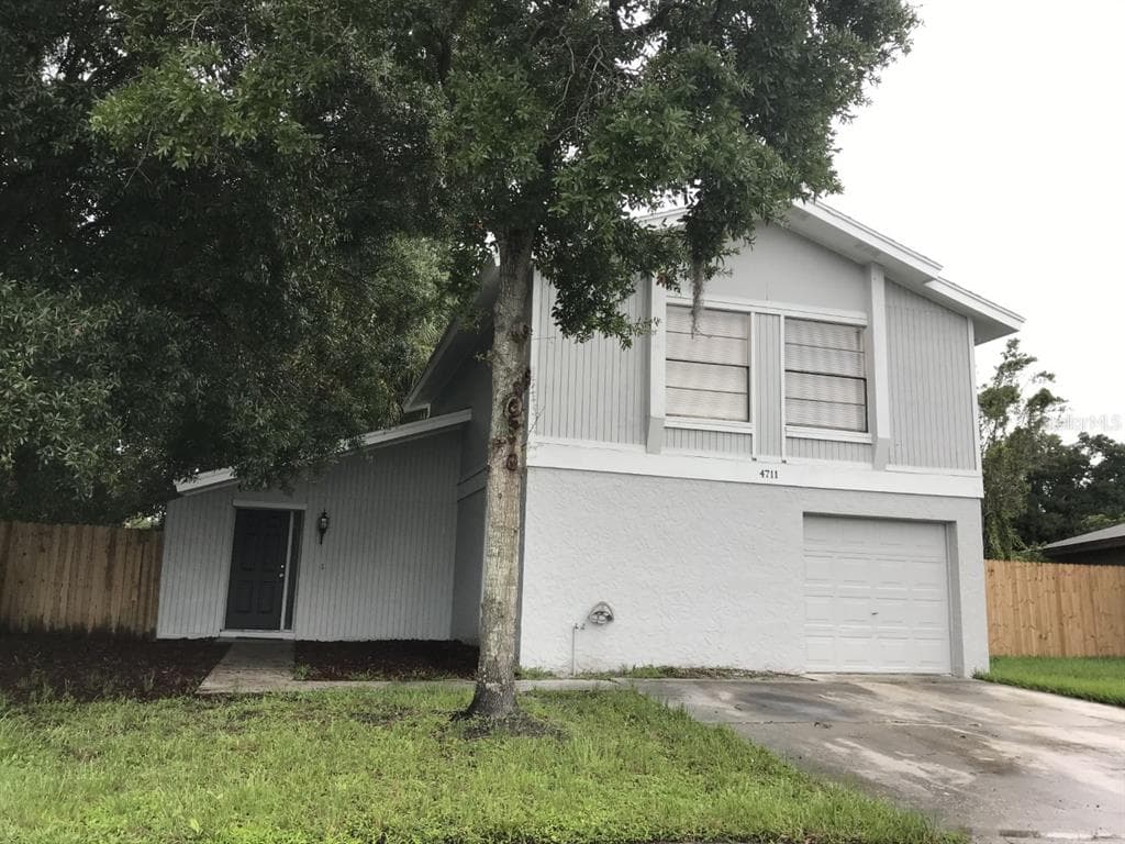 4711 GROVE POINT DRIVE TAMPA, FL 33624