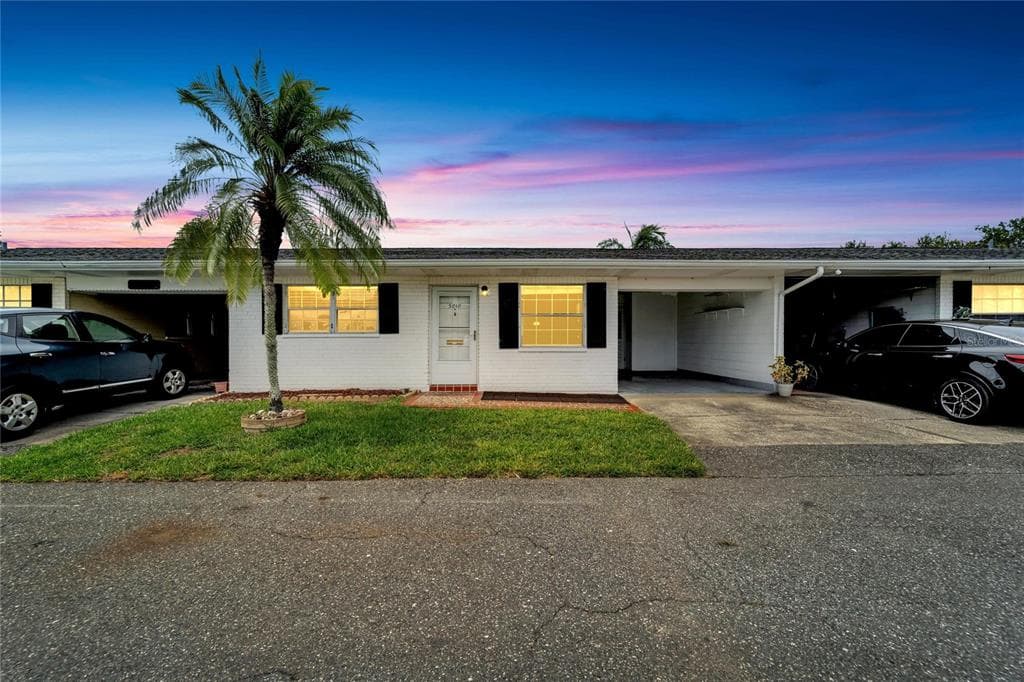 5010 LILY STREET PLACE N UNIT 131 PINELLAS PARK, FL 33782
