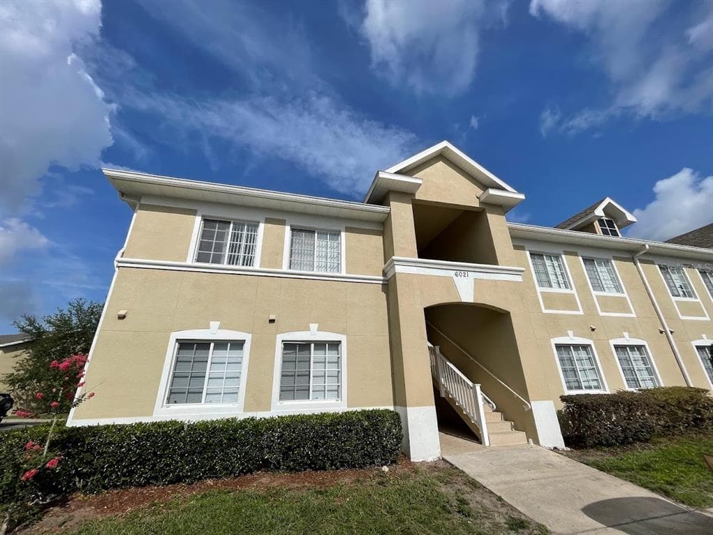 6021 PORTSDALE PLACE UNIT 202 RIVERVIEW, FL 33578