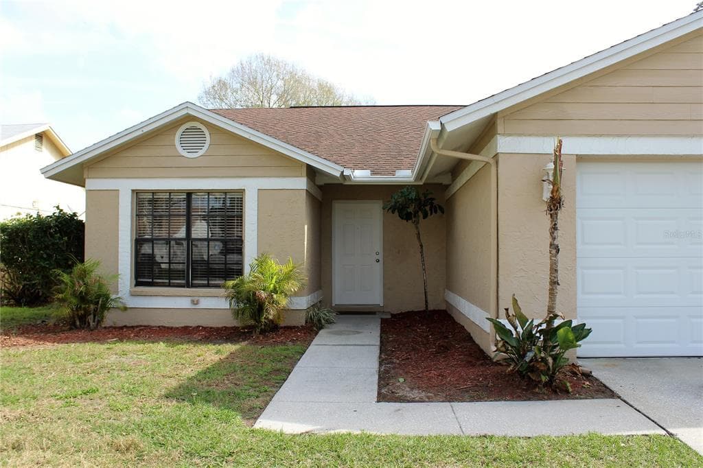 8811 HAMPDEN DRIVE TAMPA, FL 33626