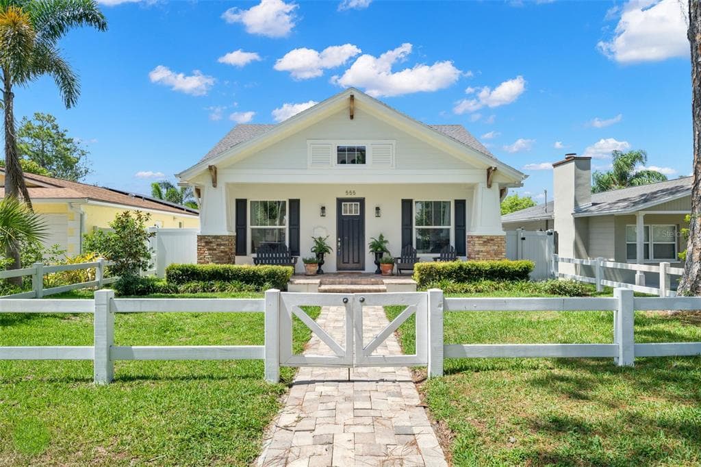 555 33RD AVENUE N ST PETERSBURG, FL 33704