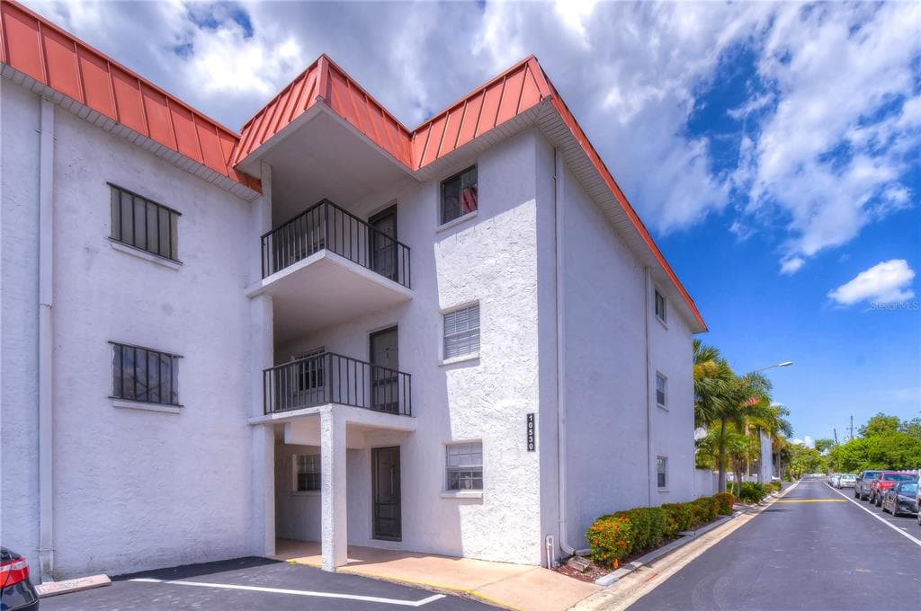 10530 77TH TERRACE UNIT 119 SEMINOLE, FL 33772
