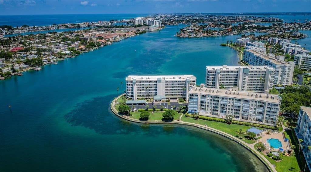 7922 SAILBOAT KEY BOULEVARD S UNIT 106 SOUTH PASADENA, FL 33707
