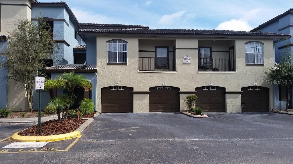 8516 ISLAND BREEZE LANE UNIT 106 TEMPLE TERRACE, FL 33637