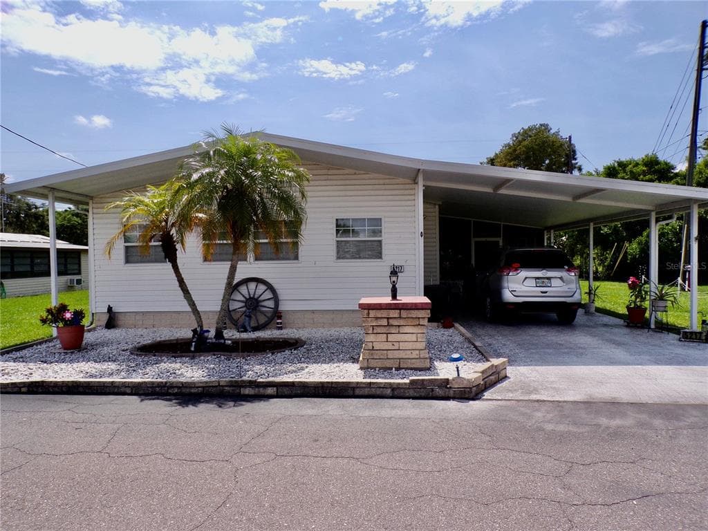 5217 JO STREET ZEPHYRHILLS, FL 33542