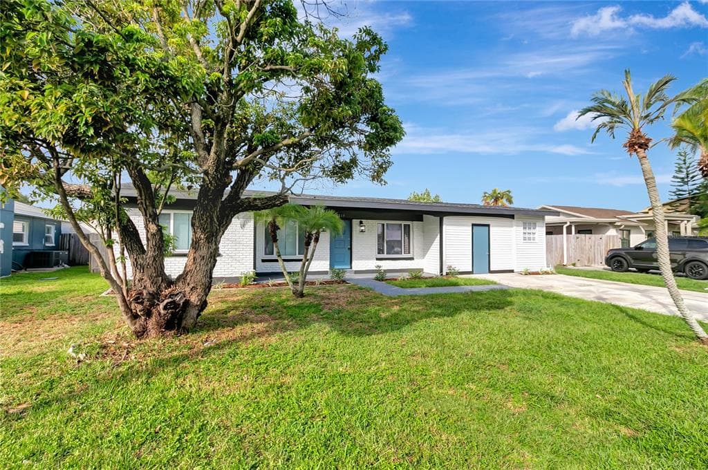 4919 STOLLS AVENUE TAMPA, FL 33615