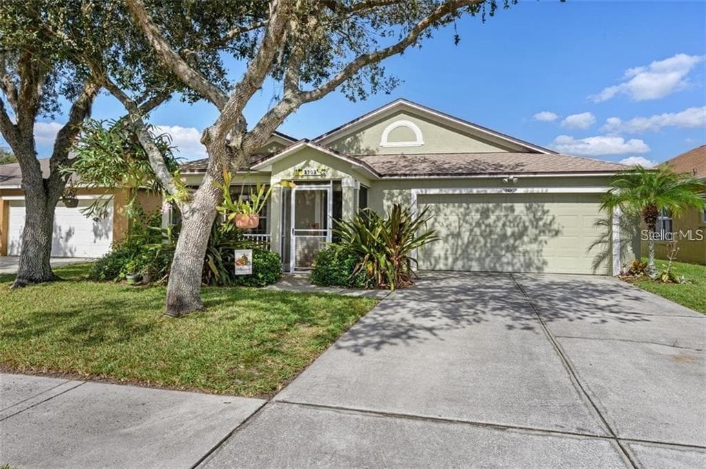 3703 GOLDEN EAGLE DRIVE LAND O LAKES, FL 34639