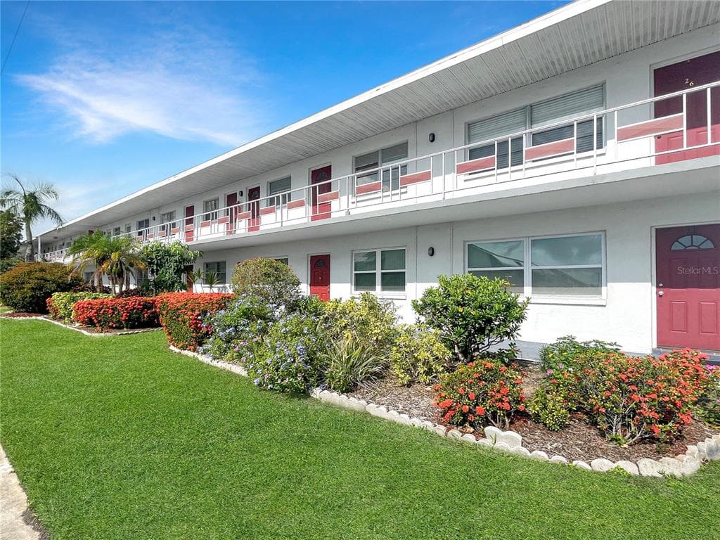 5850 18TH STREET N UNIT 28 ST PETERSBURG, FL 33714